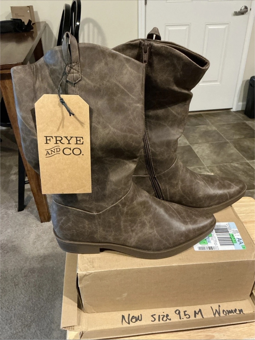Frye and Co Womens Leather Zip Boots “Ivie” Brown Size 9.5 M NIB